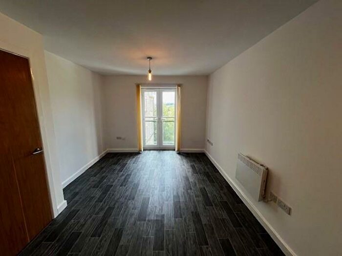 1 Bedroom Flat To Rent In Otley Road, Bradford, BD3