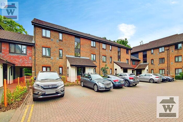 2 Bedroom Flat To Rent In Stags Way, Osterley, TW7