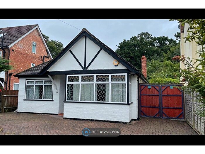 3 Bedroom Bungalow To Rent In Ickenham, Ickenham, Uxbridge, UB10