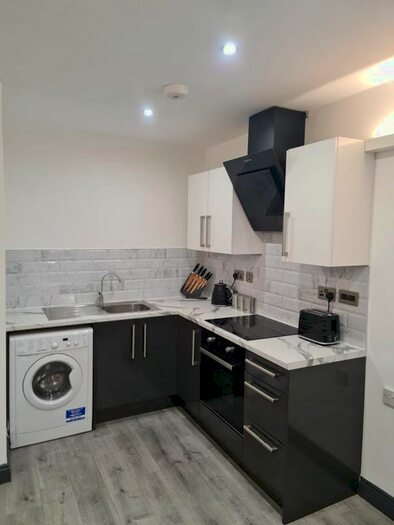 2 Bedroom Flat To Rent In Waterloo Street, St Helens, WA10