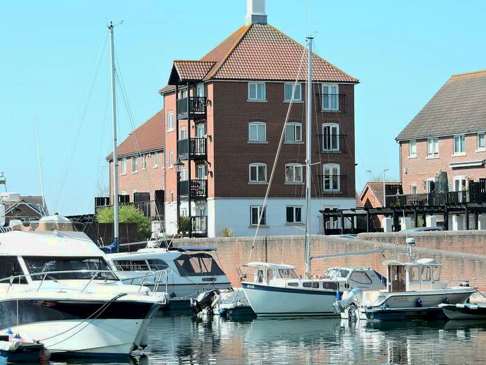 3 Bedroom Apartment To Rent In Windward Quay, Sovereign Harbour South, Eastbourne, East Sussex, BN23