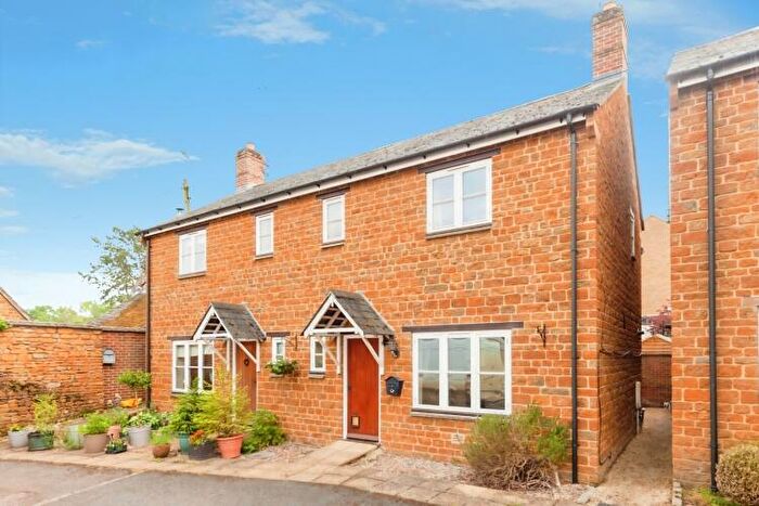 3 Bedroom Semi-Detached House To Rent In Barford St. Michael, OX15