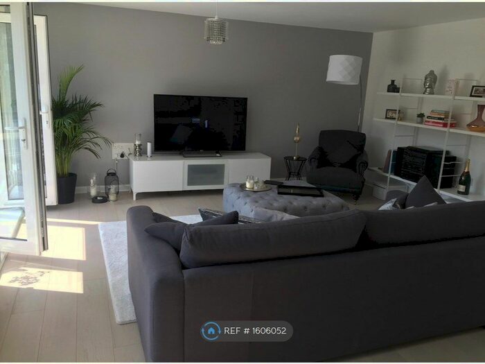 2 Bedroom Flat To Rent In Kent, Ebbsfleet, DA10