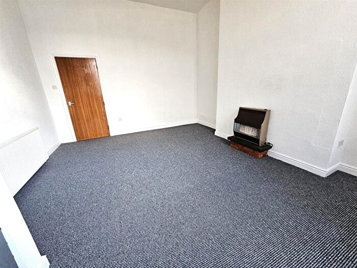 2 Bedroom Flat To Rent In Spring Bank, Hull, HU3