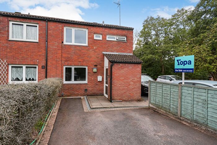 3 Bedroom Semi-detached House For Sale In Devon Road, Birmingham, B45