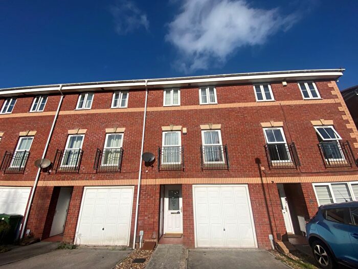 3 Bedroom Town House To Rent In Heol Dewi Sant, Heath, Cardiff, CF14