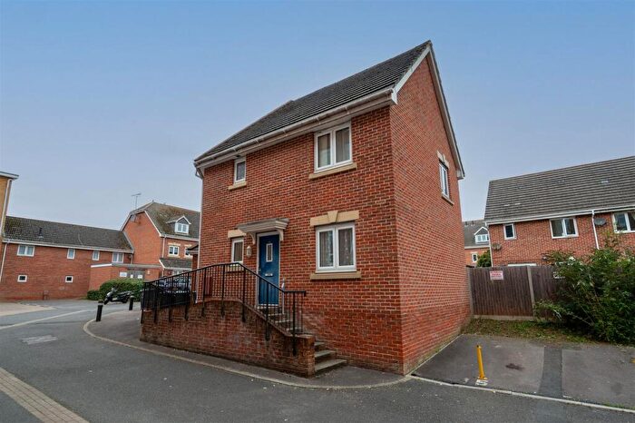 2 Bedroom Flat For Sale In Billys Copse, Havant, PO9