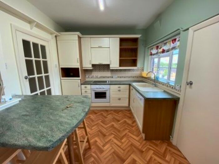 2 Bedroom Flat To Rent In Compton Road, Wolverhampton, WV3