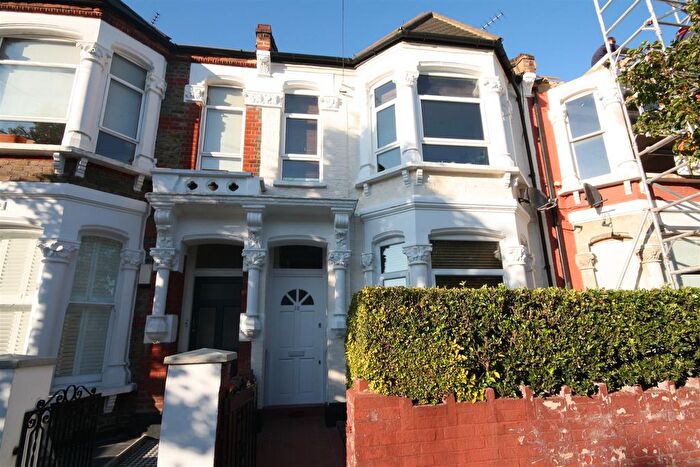 2 Bedroom Flat For Sale In Burrows Road, Kensal Green, London, NW10