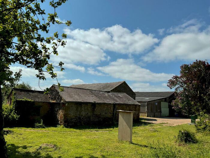 5 Bedroom Barn Conversion For Sale In Blakesley Road, Northampton, Northamptonshire, NN12