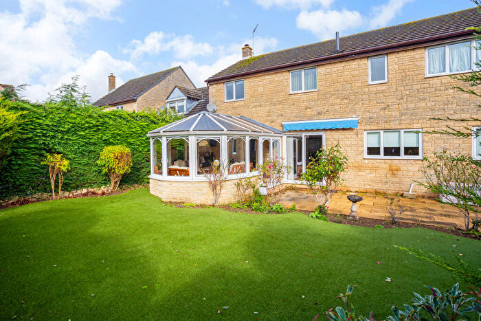4 Bedroom Detached House For Sale In Park Close, Middleton Stoney, OX25