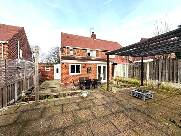 3 Bedroom Semi Detached House For Sale In Cherry Tree Street, Hoyland, Barnsley, S74