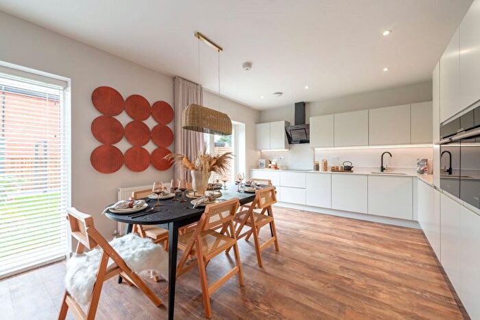 4 Bedroom Detached House To Rent In Crossland Gardens, Ellesmere Port, Cheshire, CH65