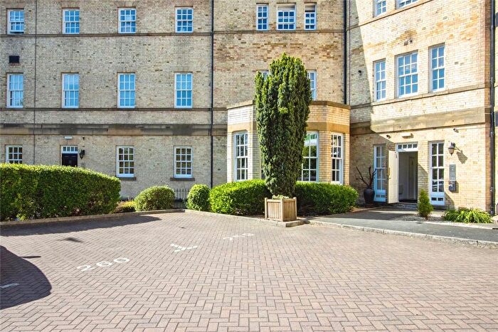 1 Bedroom Flat For Sale In Tuke Grove, Wakefield, West Yorkshire, WF1