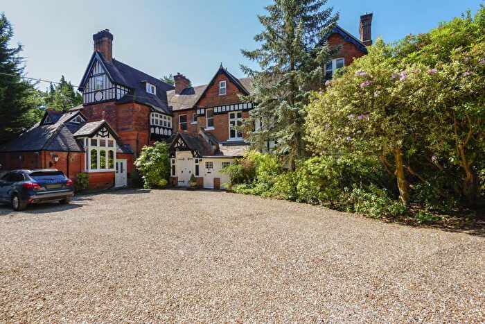 3 Bedroom Flat To Rent In Sunningdale, Berkshire, SL5