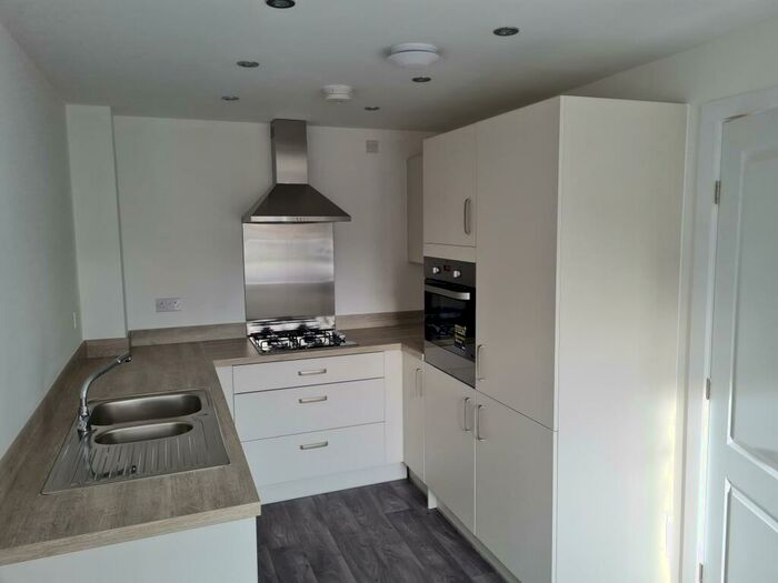 3 Bedroom House To Rent In Pond Close, Doncaster, DN4