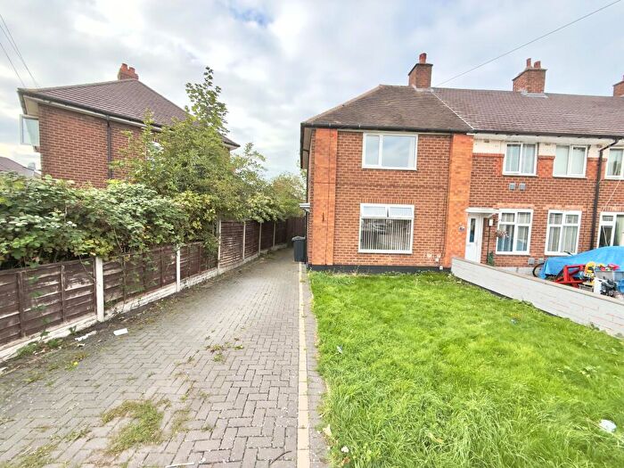 3 Bedroom House To Rent In Eatesbrook Road, Stechford, B33