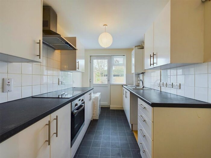 1 Bedroom Flat To Rent In New Station Road, Fishponds, Bristol, BS16