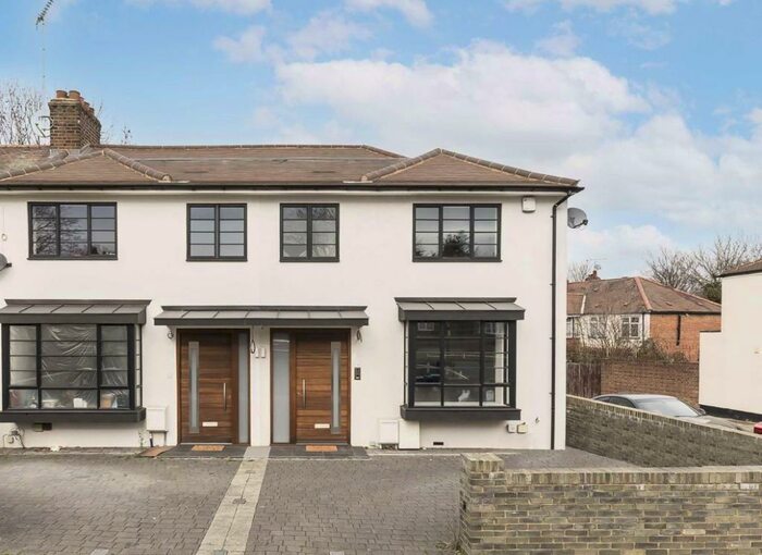 3 Bedroom House To Rent In Twyford Abbey Road, Park Royal, NW10