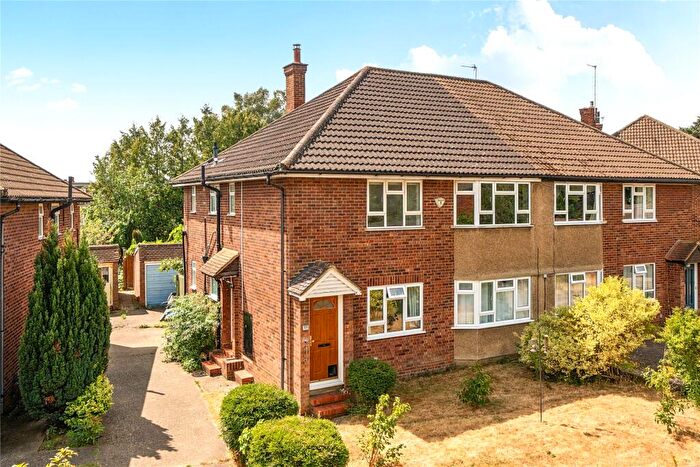 2 Bedroom Maisonette For Sale In Shrewsbury Close, Surbiton, KT6