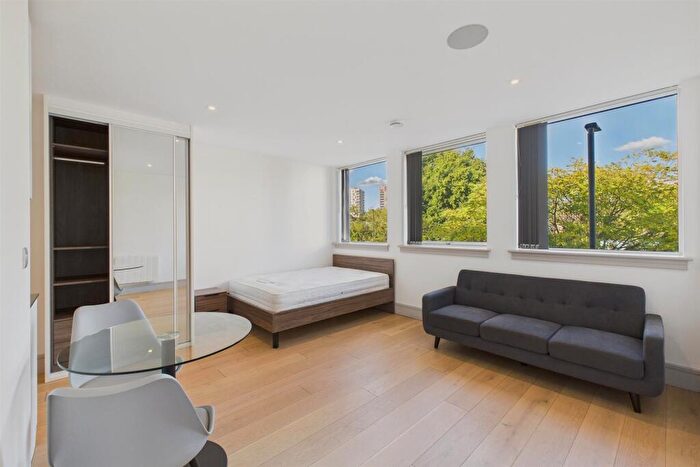 Apartment To Rent In Flint Court, Finchley, N12