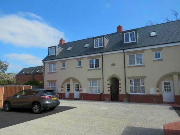 3 Bedroom Terraced House To Rent In Temple Street, Rugby, CV21