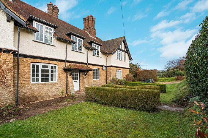 Terraced House To Rent In Chalk Lane, Shackleford, GU8