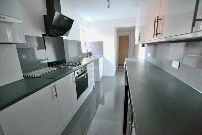 5 Bedroom Terraced House To Rent In Clarendon Road, Reading, RG6