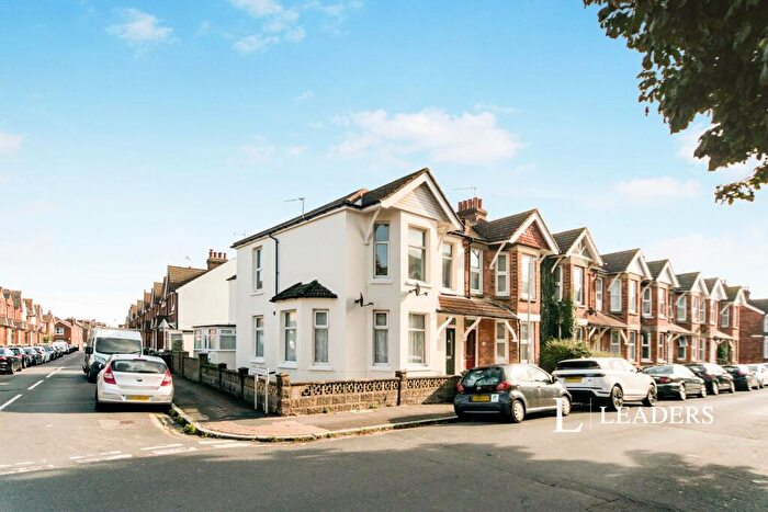 2 Bedroom Apartment To Rent In Belmore Road, BN22