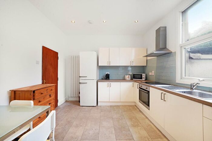 4 Bedroom Flat To Rent In Marlborough Road, Archway, N19