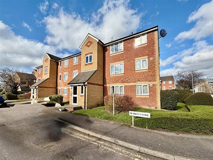 1 Bedroom Flat For Sale In Burket Close, Norwood Green, UB2