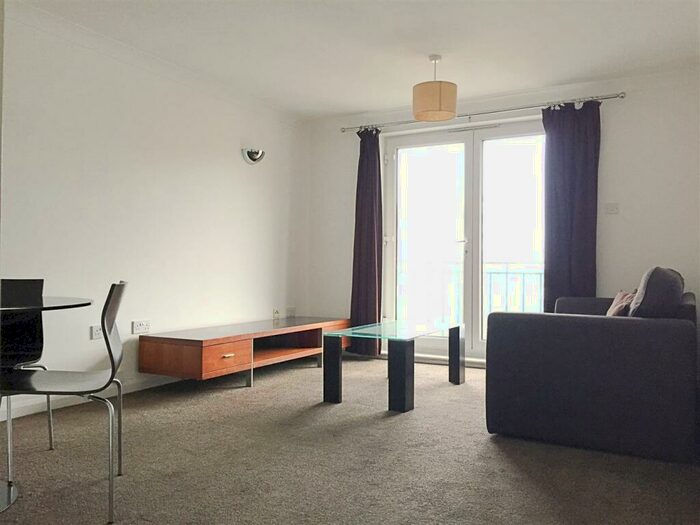 2 Bedroom Flat To Rent In The Strand - South Facing Balcony, BN2