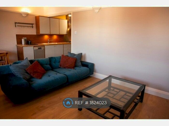 2 Bedroom Flat To Rent In King Street, Twickenham, TW1