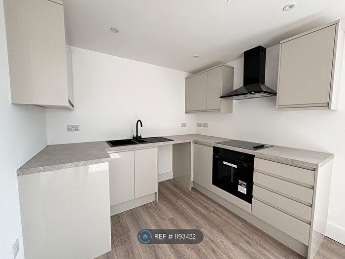 2 Bedroom Flat To Rent In Edgcumbe Avenue, Newquay, TR7