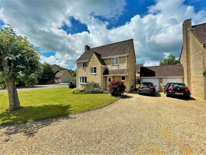 4 Bedroom Detached House For Sale In Bouverie Park, Stanton St. Quintin, Chippenham, SN14