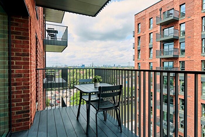 2 Bedroom Apartment To Rent In Apo - Barking Wharf, IG11