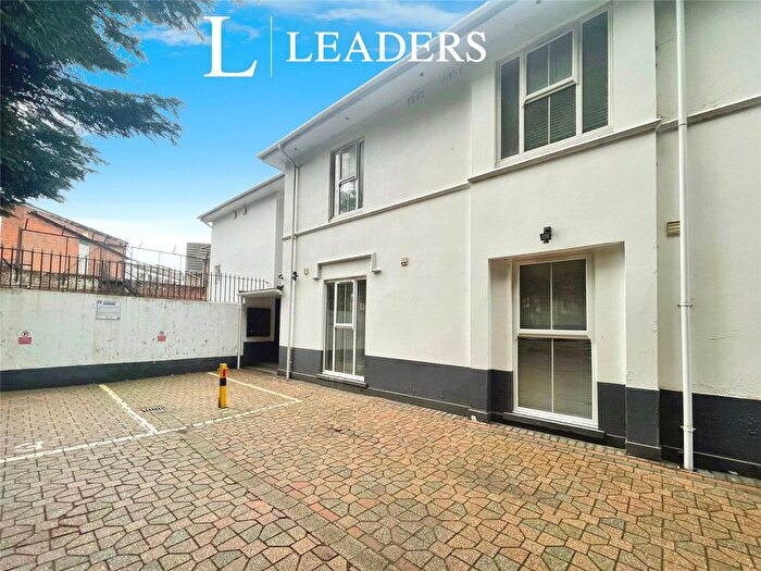 1 Bedroom Flat To Rent In Wootton Gardens, Bournemouth, Dorset, BH1