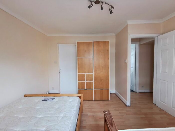 3 Bedroom Flat To Rent In Chalton Street, Euston, NW1