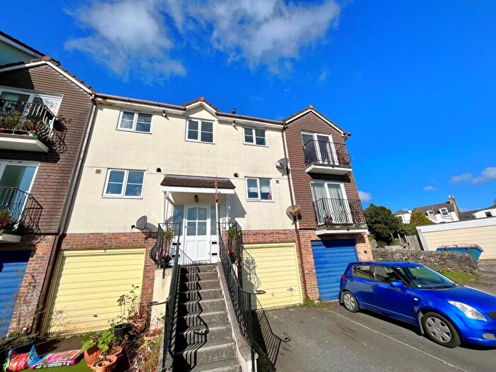 2 Bedroom Flat For Sale In Biscombe Gardens, Saltash, PL12