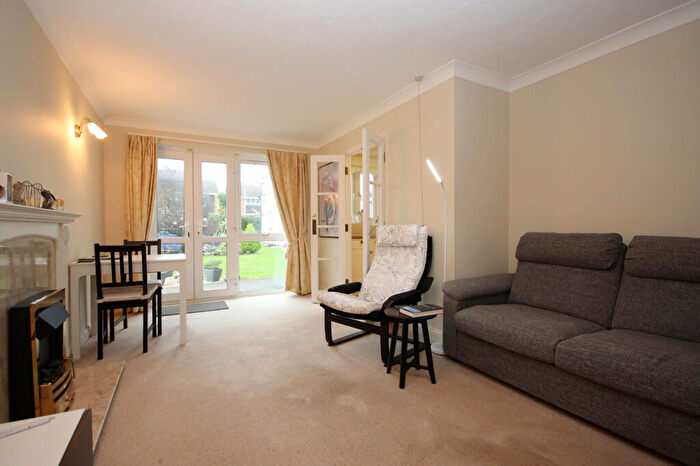 2 Bedroom Flat For Sale In Danestream Court, Milford On Sea, SO41