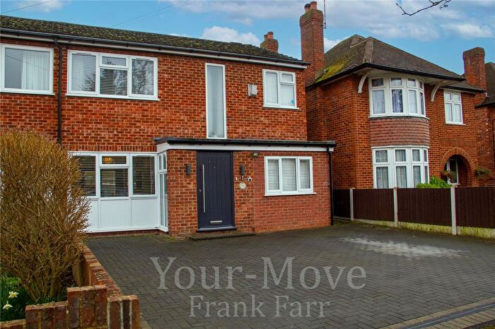 4 Bedroom Semi-Detached House For Sale In Lynwood Avenue, Slough, Berkshire, SL3
