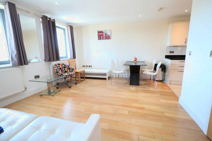 2 Bedroom Flat To Rent In Pinner Road, North Harrow, HA1