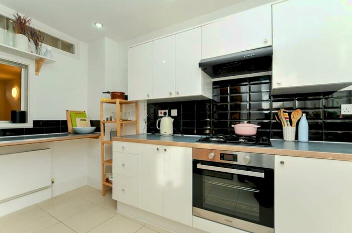2 Bedroom Flat To Rent In Rectory Road, Stoke Newington, N16