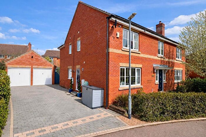 5 Bedroom Detached House For Sale In Glovers, Great Leighs, Chelmsford, CM3