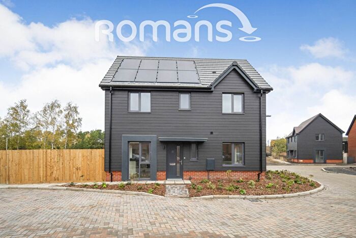 3 Bedroom Property To Rent In Wilks Road, Crowthorne, Berkshire, RG45