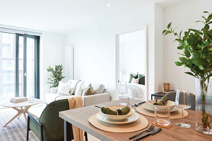 2 Bedroom Apartment To Rent In Apartment, Symphony Park, Manchester, Greater Manchester, M1