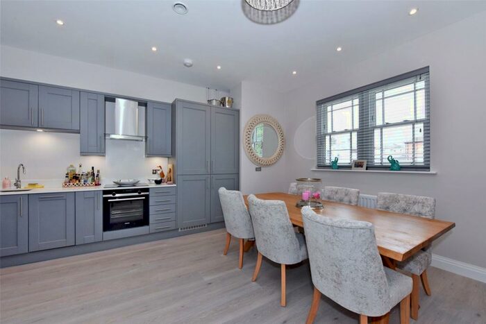 2 Bedroom Apartment To Rent In Regal House, Station Road, Marlow, Buckinghamshire, SL7