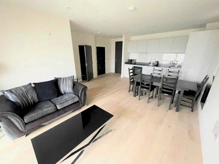 1 Bedroom Flat To Rent In Royal Engineers Way, Mill Hill, NW7
