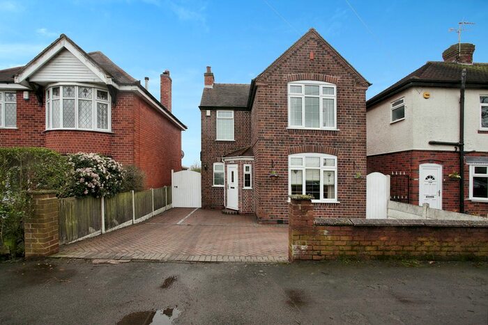 2 Bedroom Detached House For Sale In Ridge Lane, Nuneaton, Warwickshire, CV10