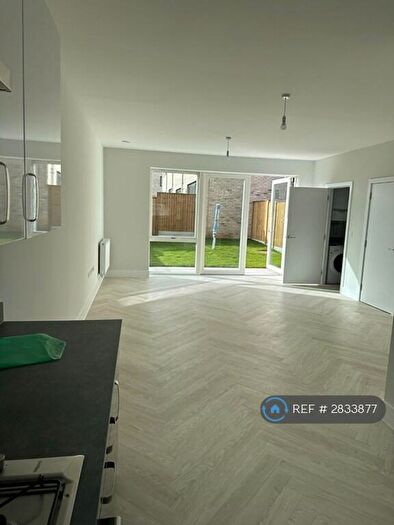 4 Bedroom Semi Detached House To Rent In Bramble Road, Bristol, BS10